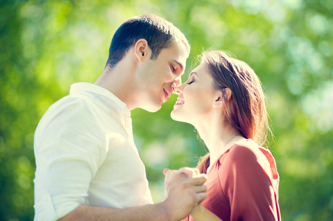 彼・夫の愛情表現に不満…言葉やキスよりも「●●が欲しい！」