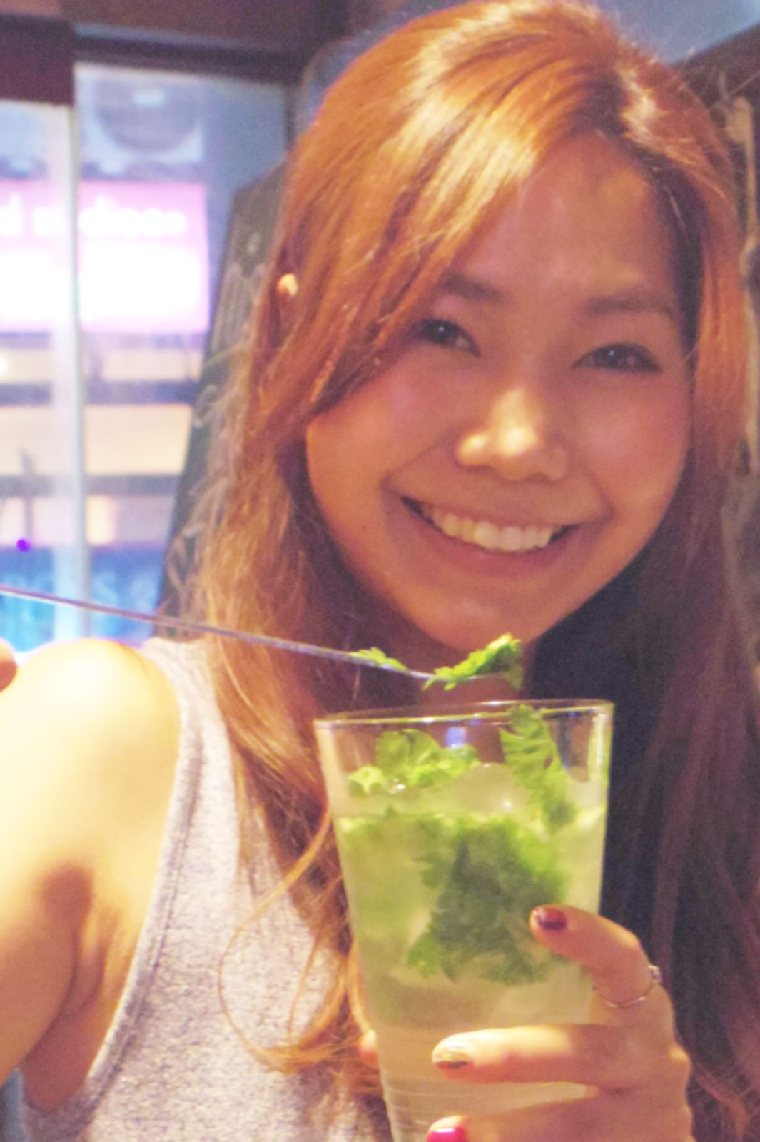 モパーチを飲む筆者