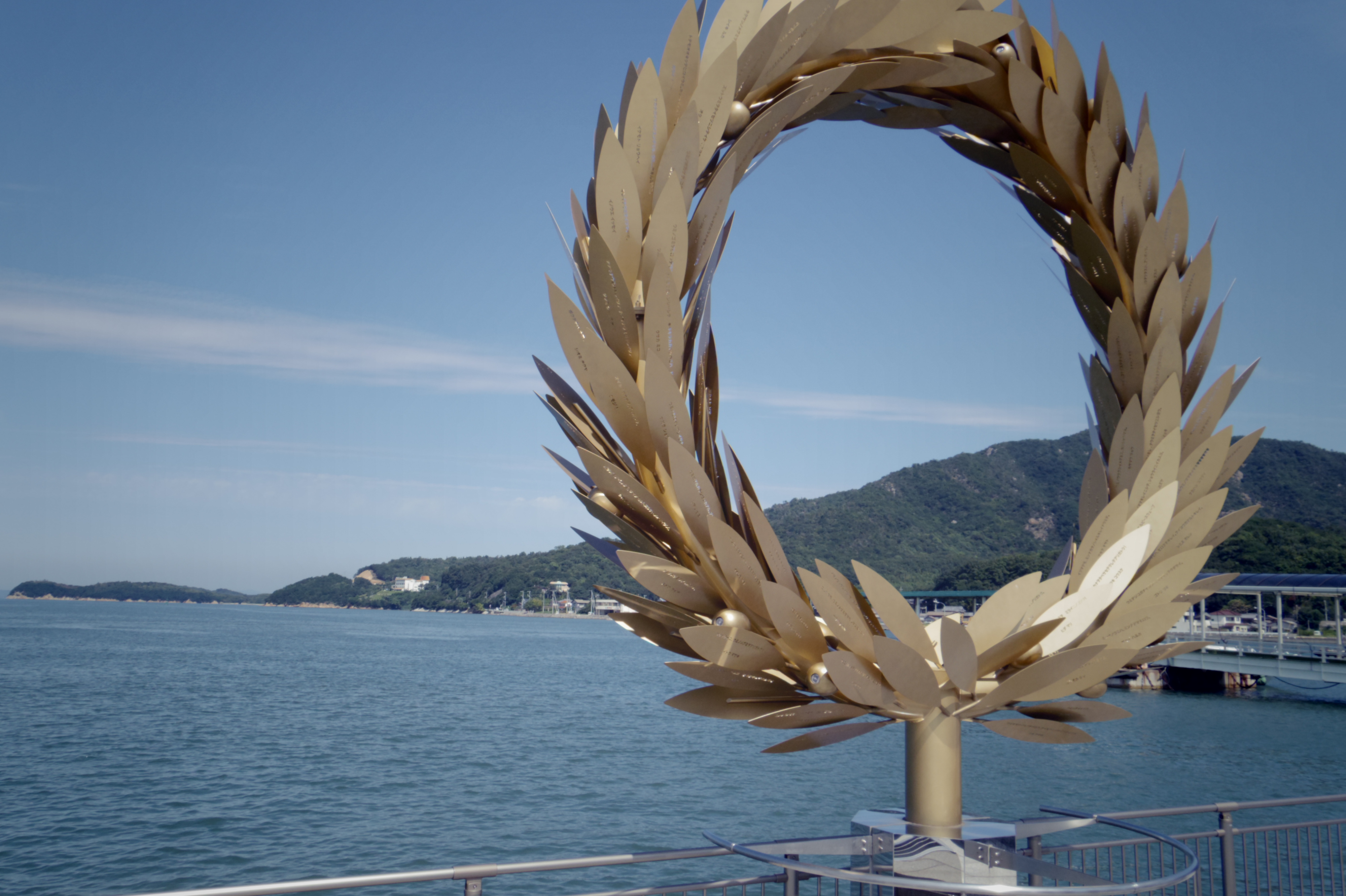 小豆島のシンボル、オリーブをモチーフにしたアート