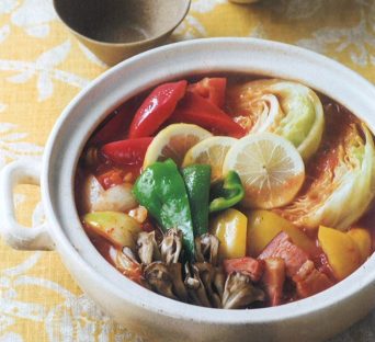 塩レモン　トマト煮込み鍋（ESSE2015年1月号より）