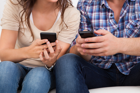 アブナいLINE掲示板で、男を探す女性たちの事情