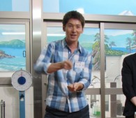 まさかのクッキング・ダンスを披露する寺田さん まさかのクッキング・ダンスを披露する寺田さん