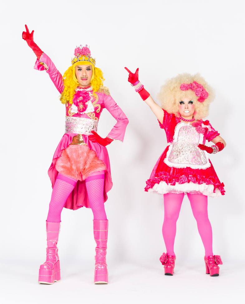 左が「男装の麗人」TOBIさん、右が「しゃべらないキャラ」のMIYAさん