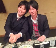 七崎さん（左）と彼のパートナー