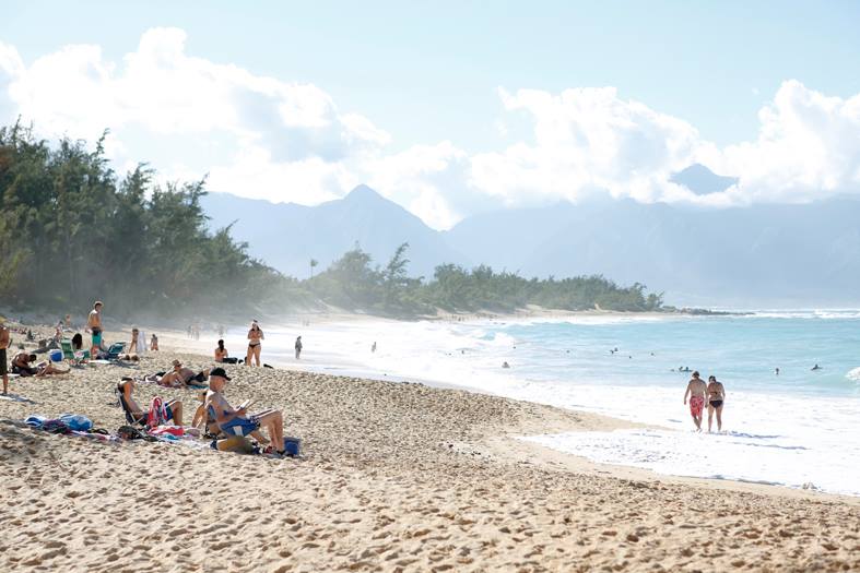 素朴なビーチはリラックスに最適