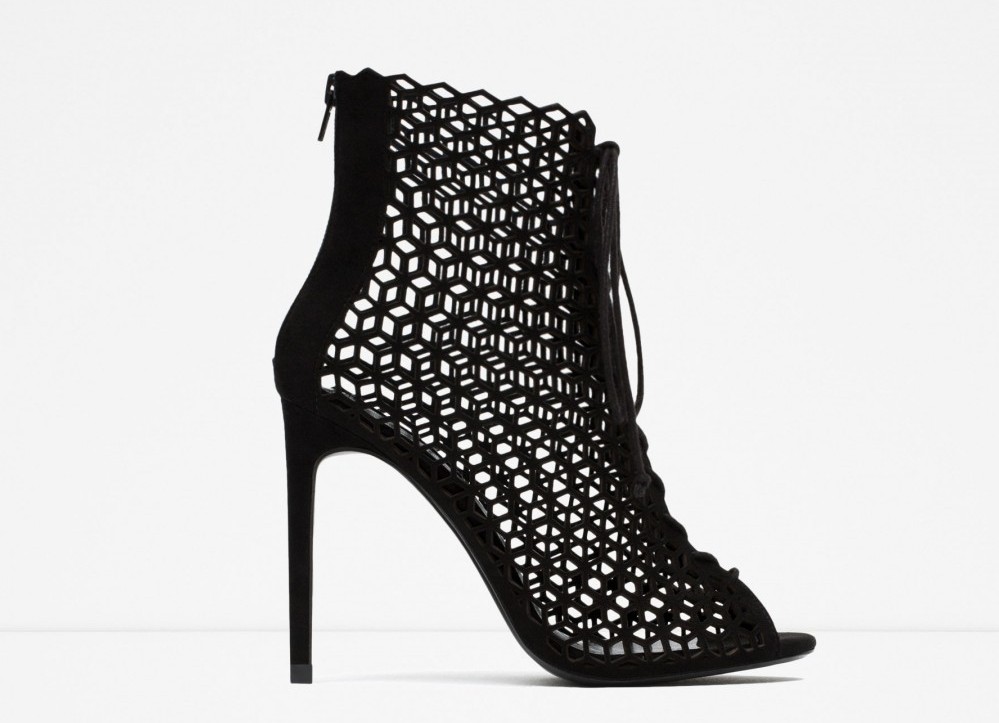 『ZARA』の編み上げデザインレザーハイヒールサンダル