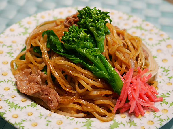 菜の花焼きそば（菜の花1/2束：190μg）