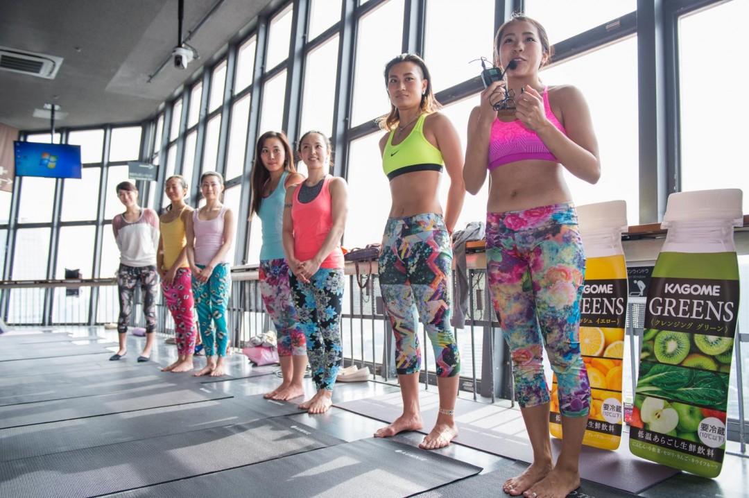 西浦莉紗さんとアシスタントのみなさん