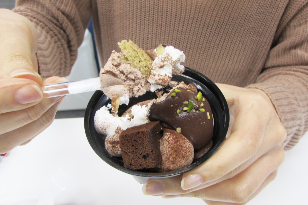 コミットチョコパフェ3