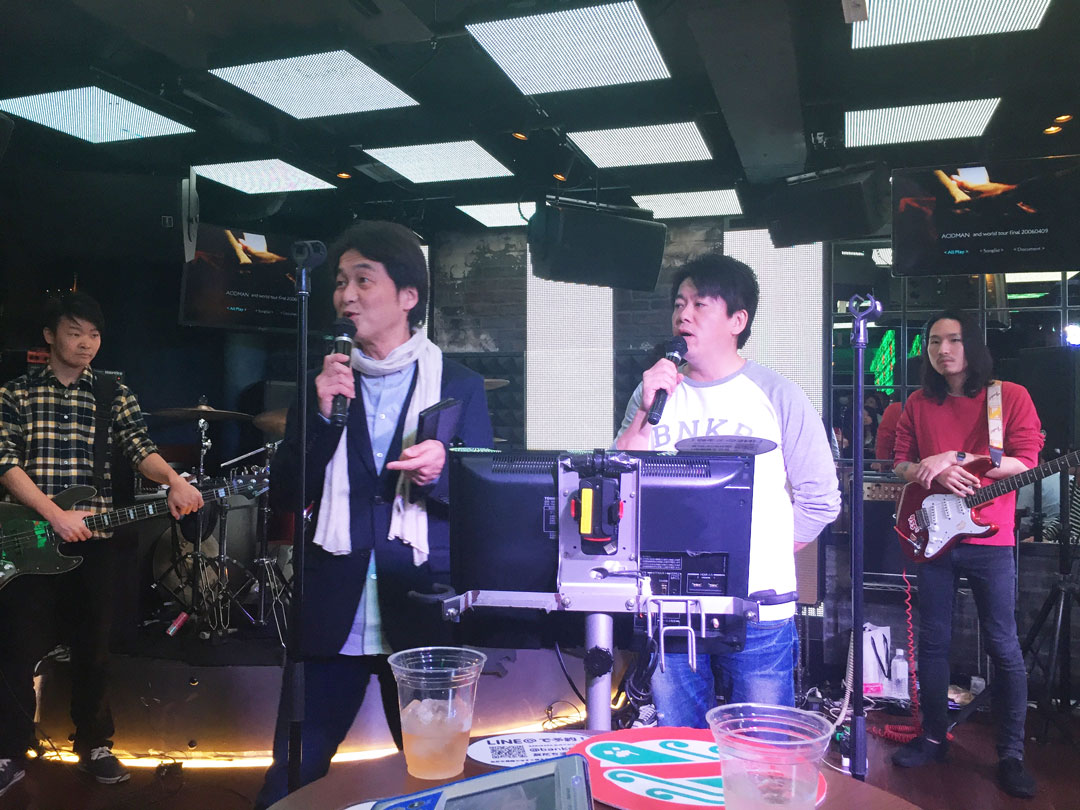 生バンドでカラオケ　堀江貴文さん2