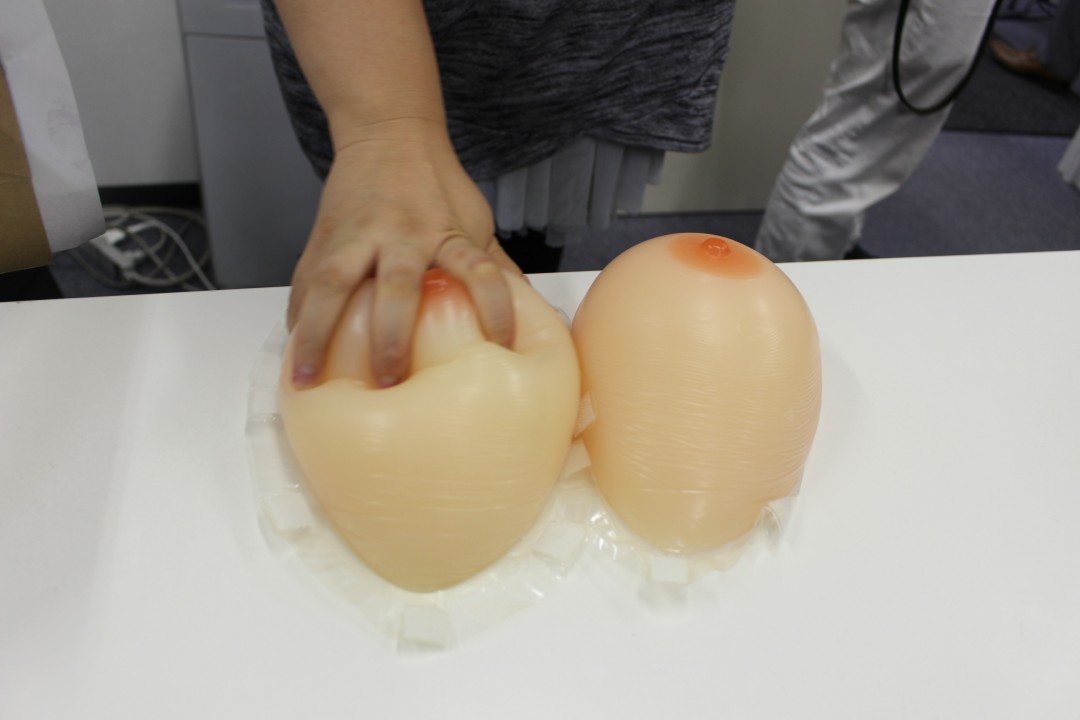 シリコン製のおっぱい