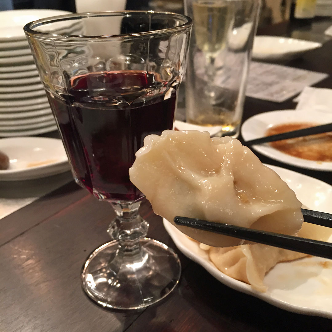 「貘 餃子とワインバル」の水餃子