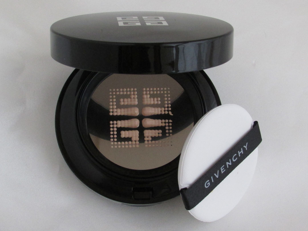 ジバンシイ　タン・クチュール・クッション