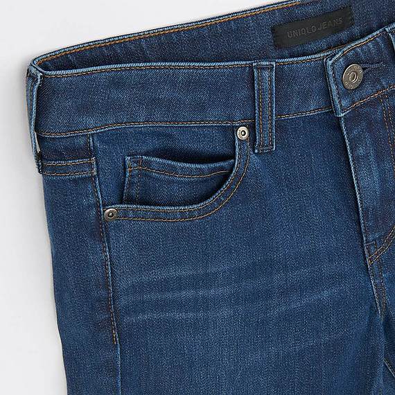 ヒートテックスキニーフィットストレートジーンズ+