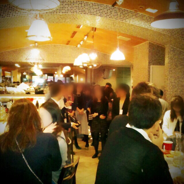 次第に盛り上がりを見せる会場内