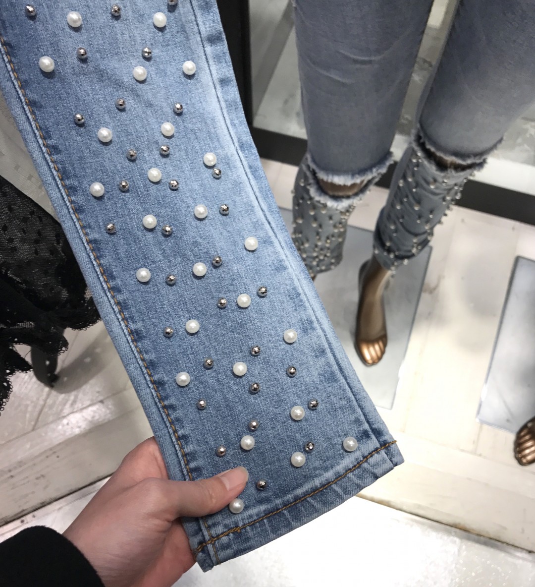 正座したら間違いなく死ぬパンツ