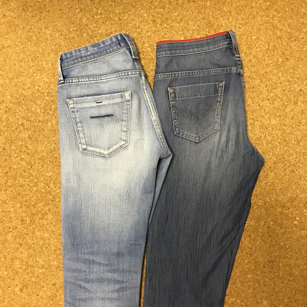 左が新しいデニム