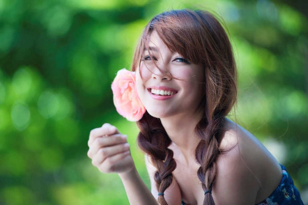 出会いの場でモテる女性