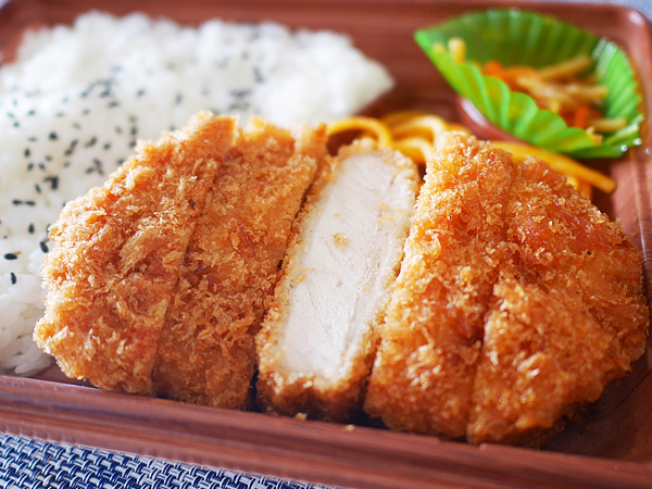 氷温熟成豚のロースとんかつ弁当2