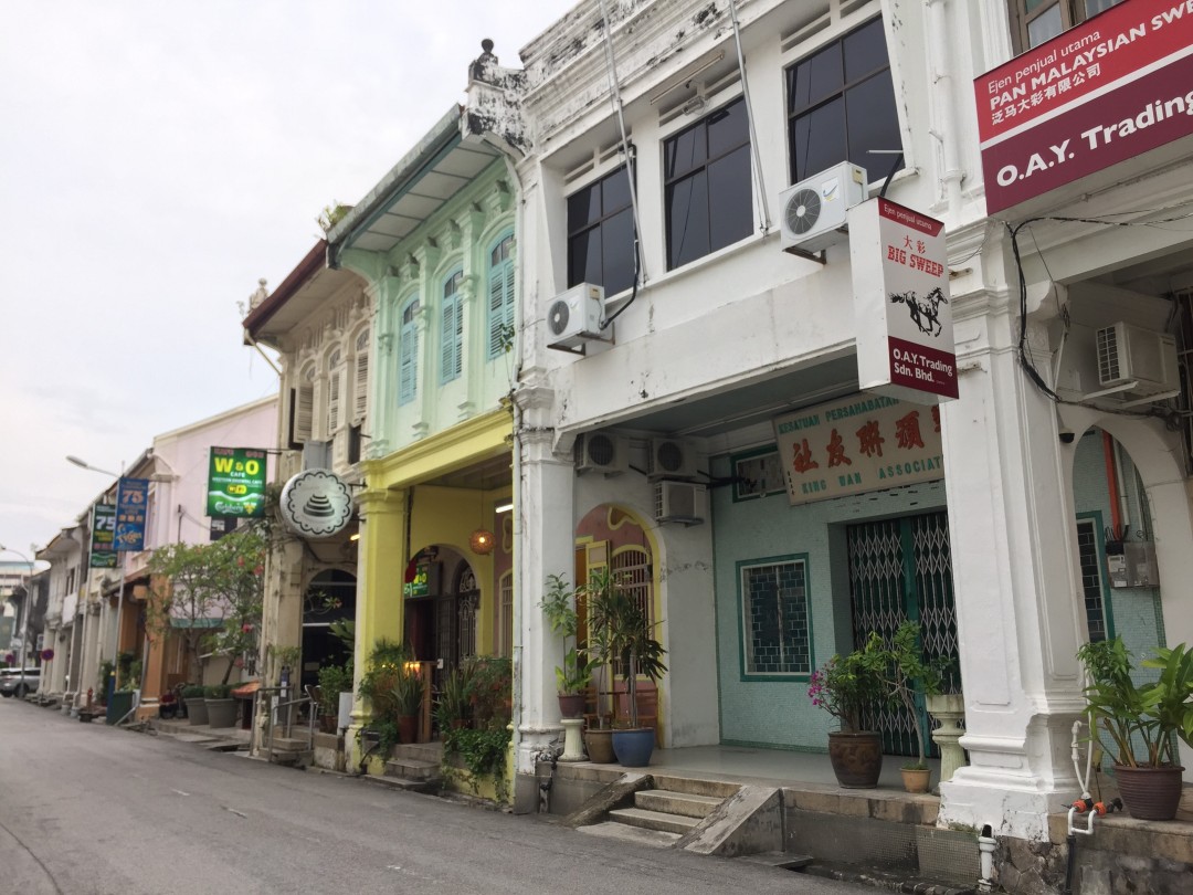 多文化なジョージタウンの街並み