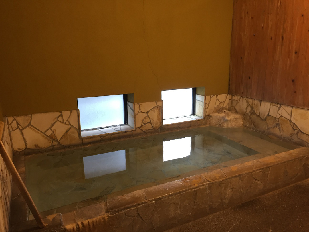 日本一の青湯『杜の湯　ゆふいん泰葉』立ち寄り湯　700円