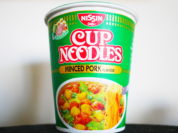 タイ日清　カップヌードル　ミンスドポーク味1