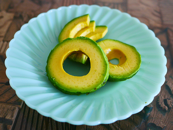 アボカド『ヨコ切り』と『ヨコ・タテ切り』完成