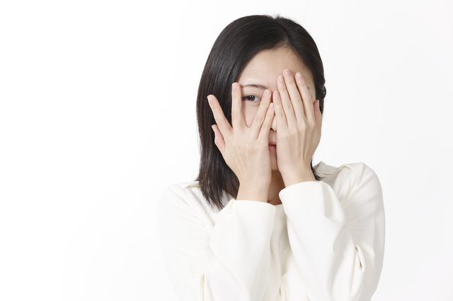 気になる男性と視線が合う