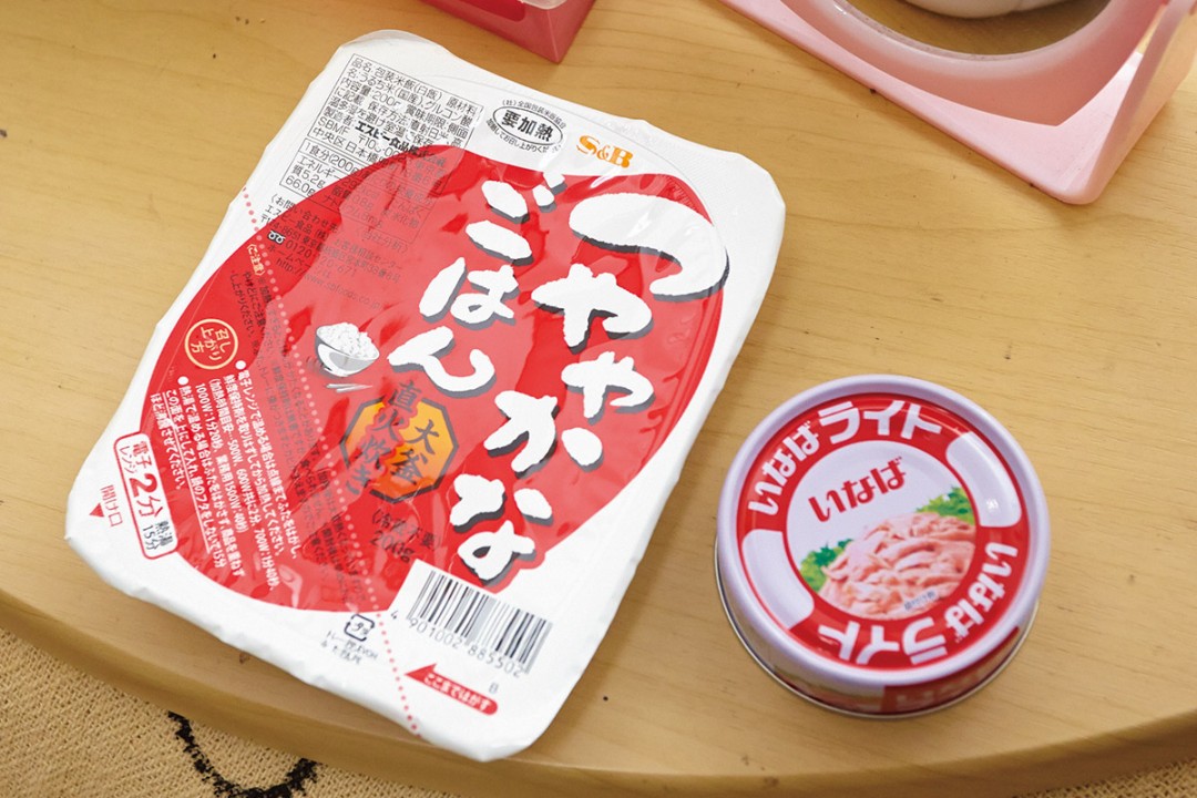 昼　長期保存できるレトルト品