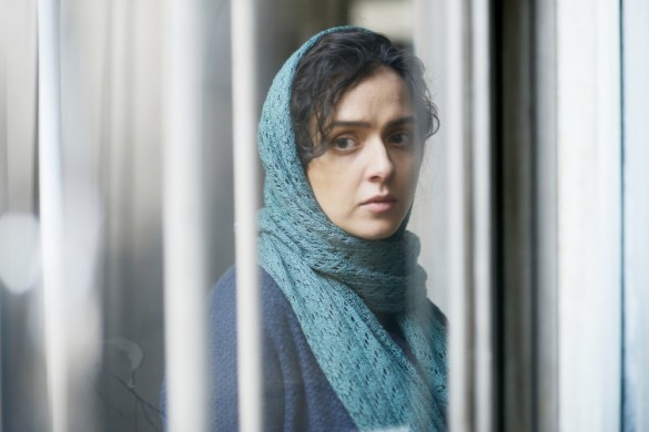 後頭部のみを隠したヒジャブ。ニットのレースが可愛い/『セールスマン』より 後頭部のみを隠したヒジャブ。ニットのレースが可愛い/『セールスマン』より