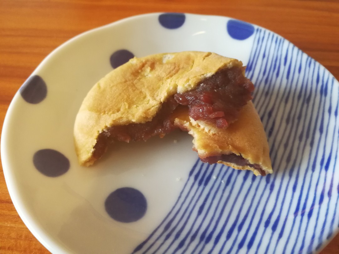 ジェネリック「阿闍梨餅」小豆もちり