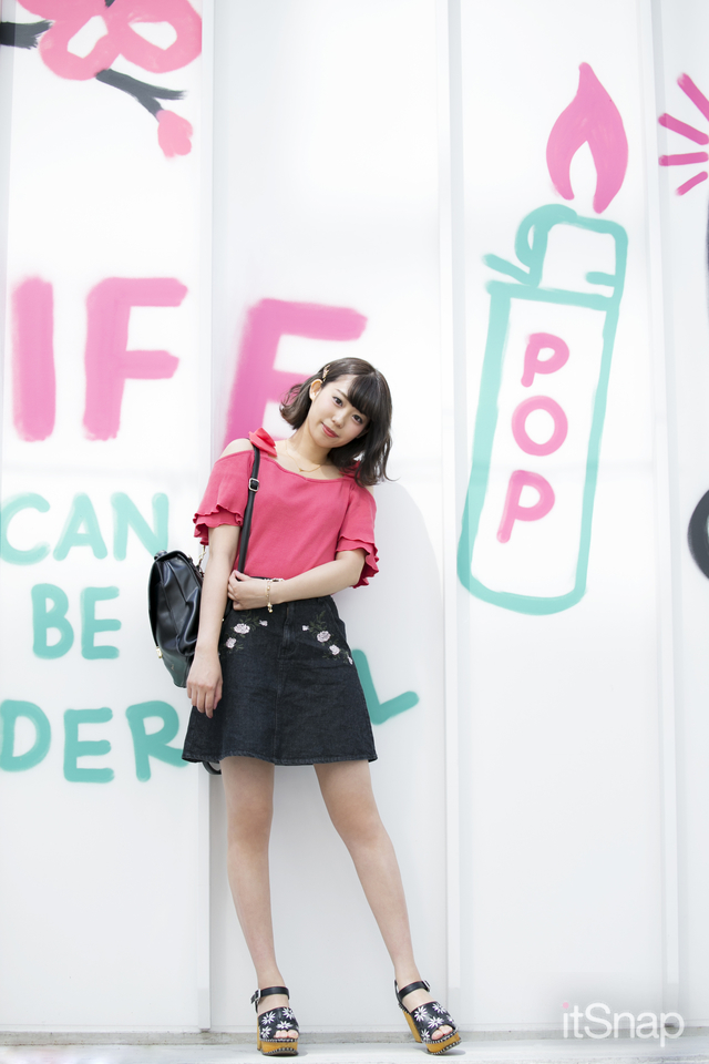 タレント・山岸奈津美サン(162cm)