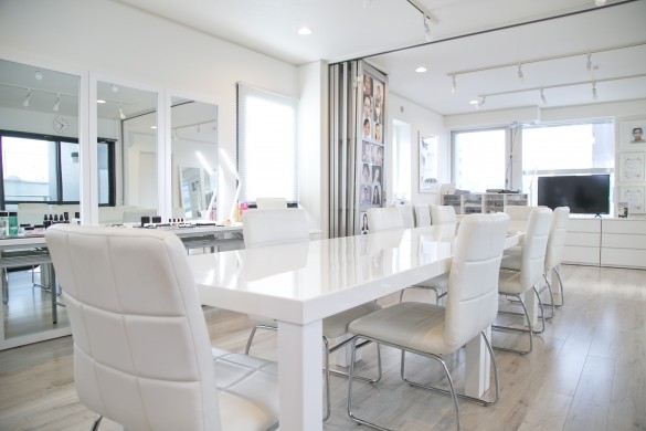 AKEMI　S. MILLER　BEAUTY STUDIO（大阪）