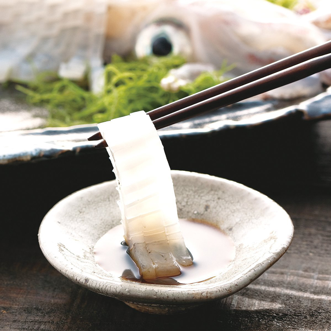 佐賀県「呼子イカの活き造り」