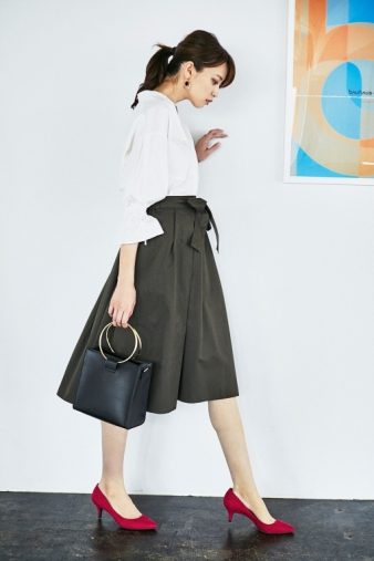 ポインテッドパンプス