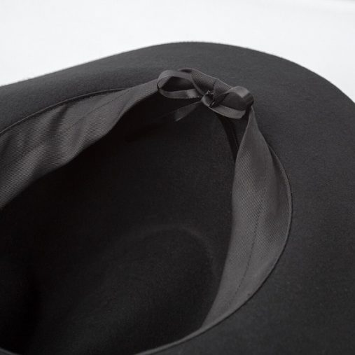 フィット感の調節ができるアジャスター付き