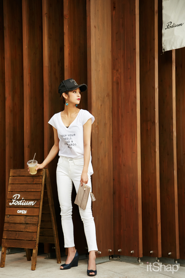 女優、モデル・河内愛稀サン(163cm)