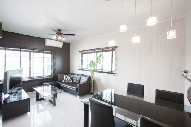 家賃100万円はOKでも電気代2,000円はNGな夫