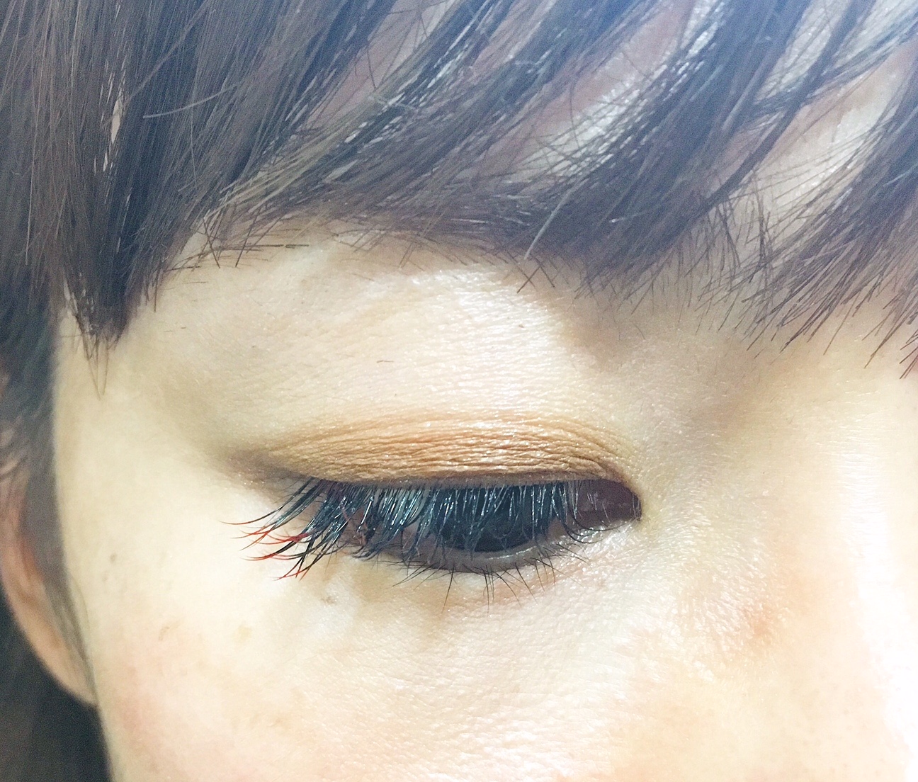 マツエク伏し目