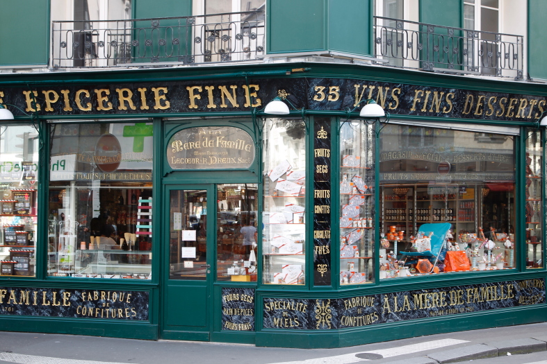 ア．ラ・メール・ド・ファミーユ