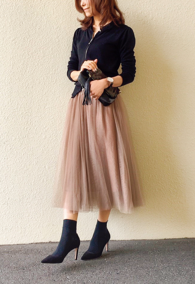 手首・足首の“チラ見せ”で女度アップ