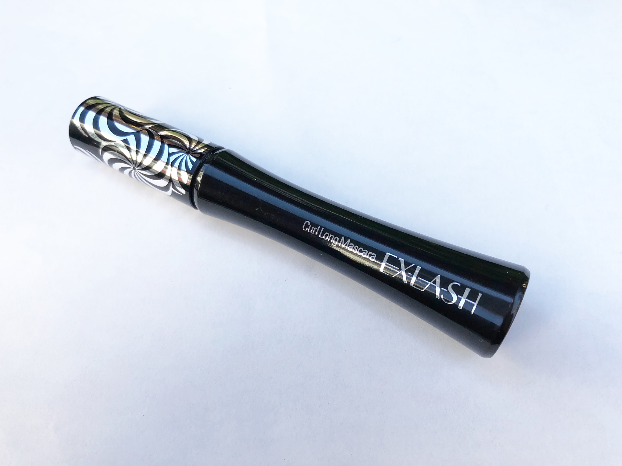 サナ【エクスラッシュ　カールロングマスカラ01】