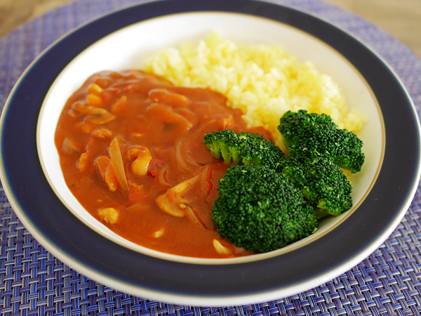 カレー　ブロッコリー添え