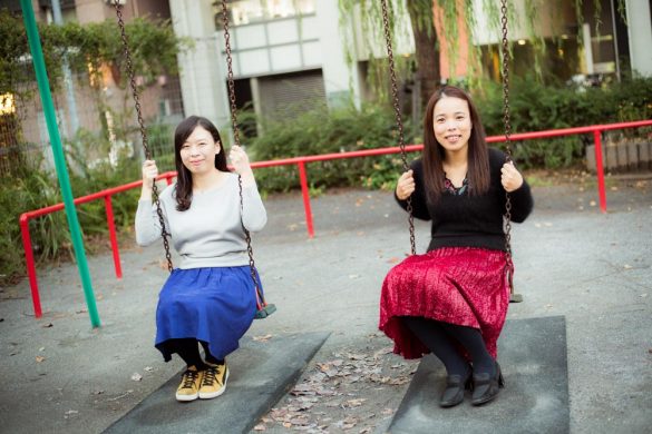 ペヤンヌマキさん（左）と安藤玉恵さん（右）