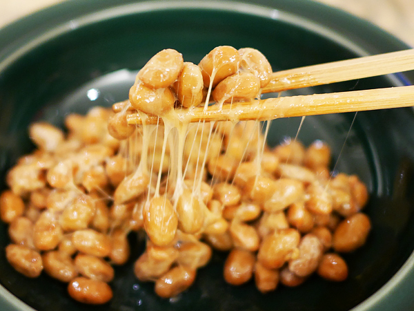 天然わら納豆ふくふく　大天元納豆　ねばり