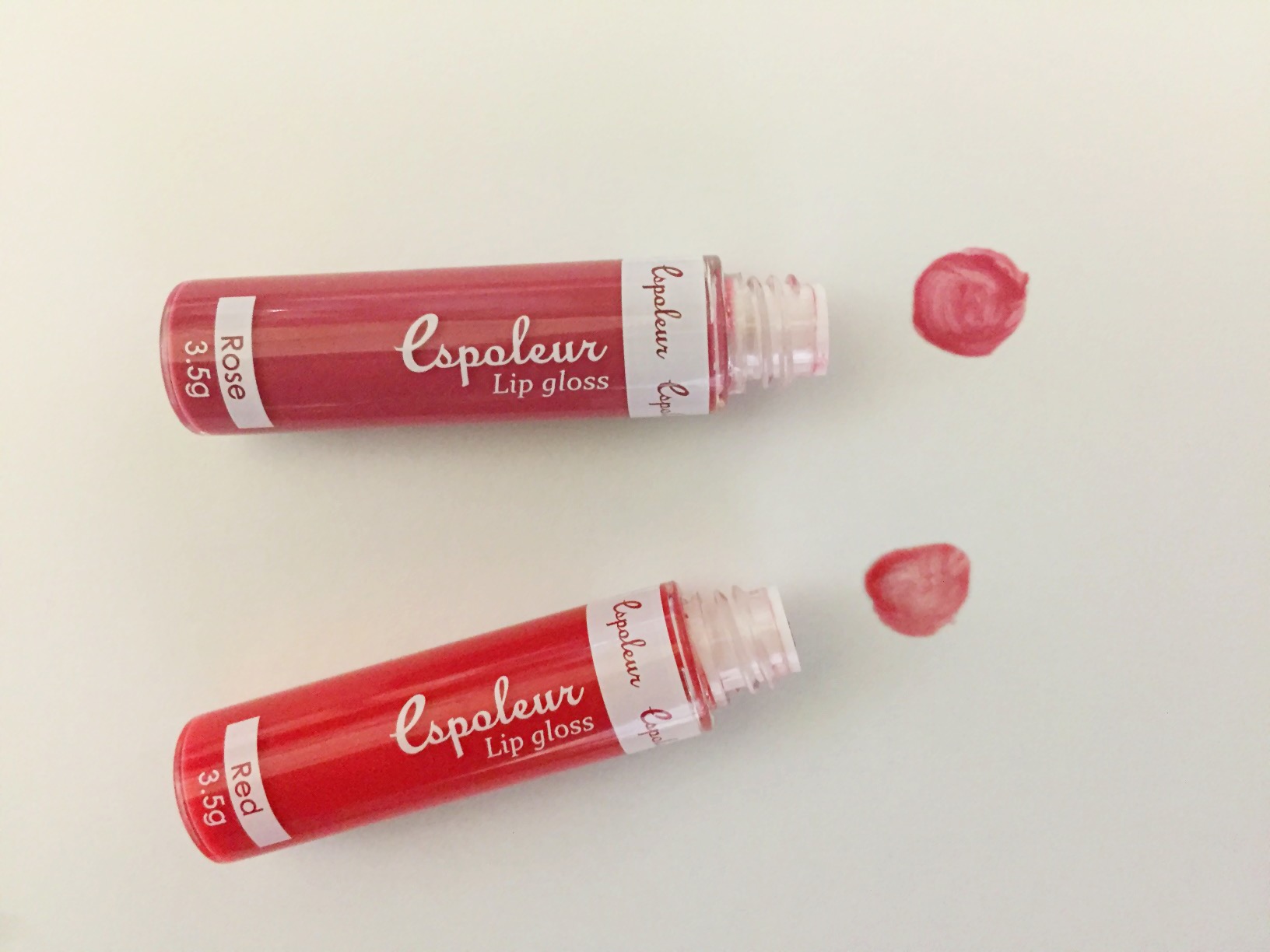 リップティント（上：ローズ、下：レッド）