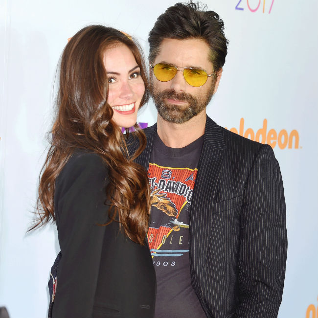 ケイトリン・マクヒュー、ジョン・ステイモス