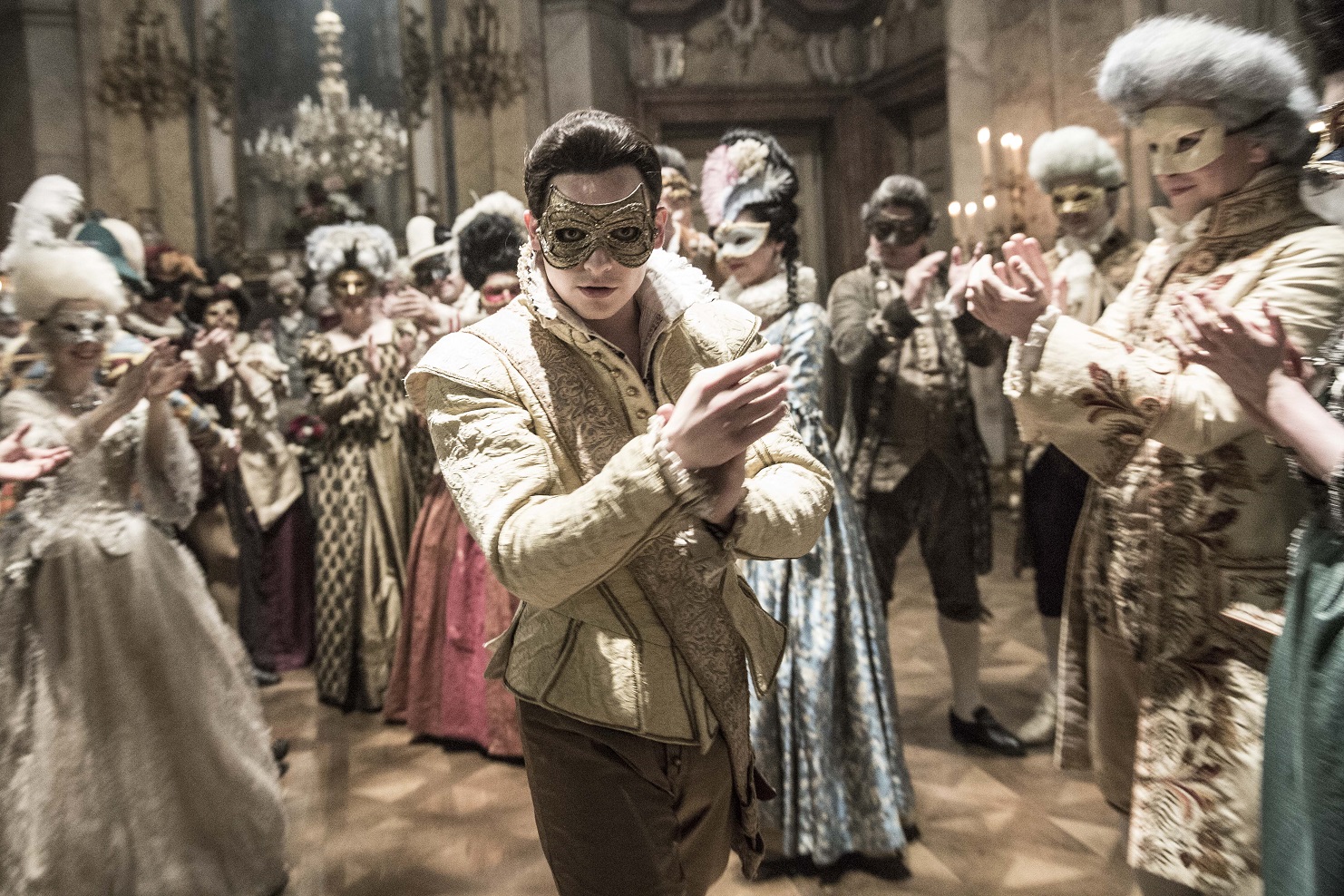 『プラハのモーツァルト 誘惑のマスカレード』より_4