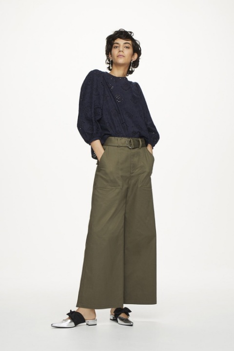 コットンレースブラウス