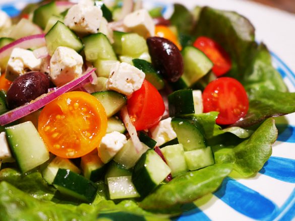 ギリシャ風サーモンサラダのレシピ